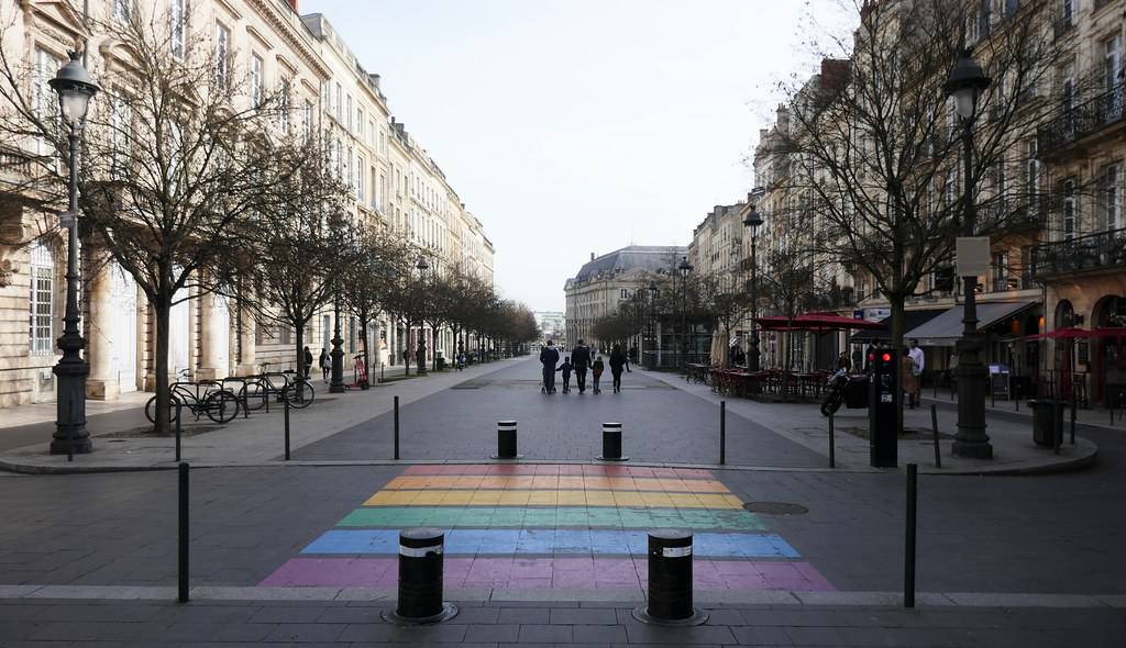 Cours du Chapeau Rouge Passage Piétons
